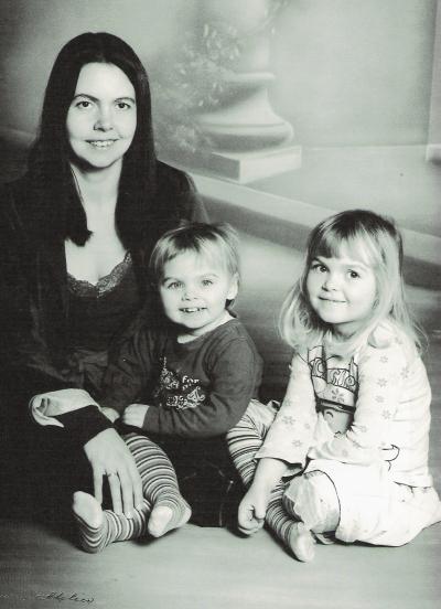 Eva Christina Mark med børnene Joephine og Catharina