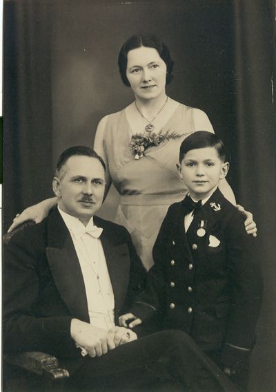 Harald og Gerda med Niels Aage ved kobberbryllup i 1937
